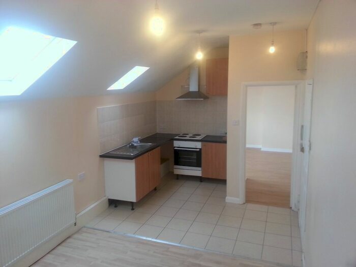 1 Bedroom Flat To Rent In South Norwood Hill, London SE25