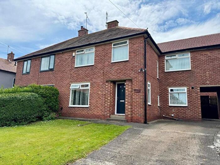 4 Bedroom Semi-Detached House To Rent In Links Road, North Shields, NE30