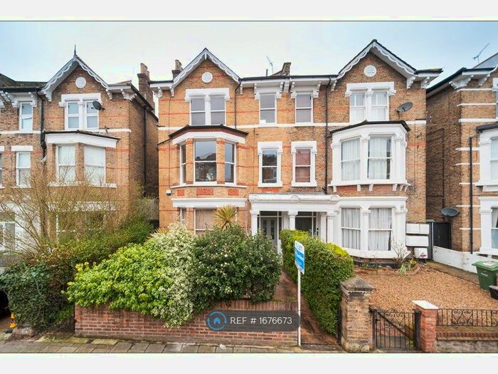 4 Bedroom Flat To Rent In Montrell Road, London, SW2