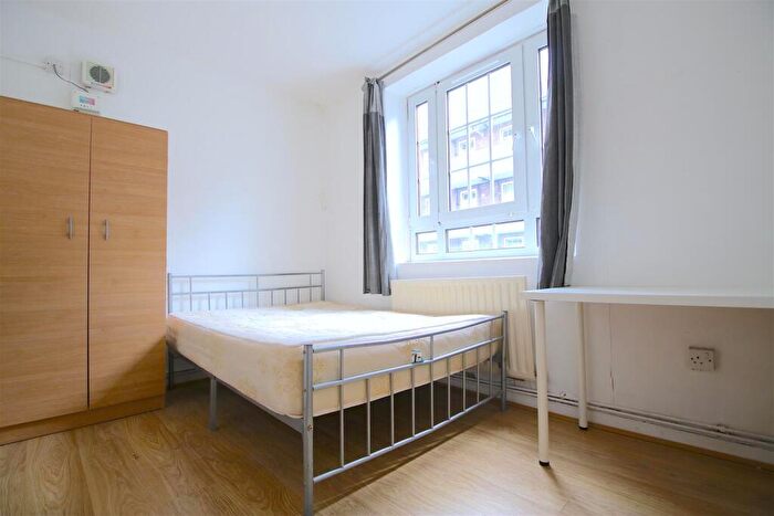 3 Bedroom Flat To Rent In Fairclough Street, London, E1