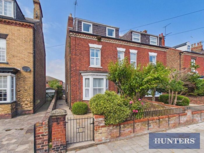 2 Bedroom Flat For Sale In St Johns Avenue, Bridlington, YO16