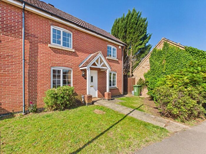 3 Bedroom Semi-Detached House For Sale In Lavender Drive, Downham Market, PE38