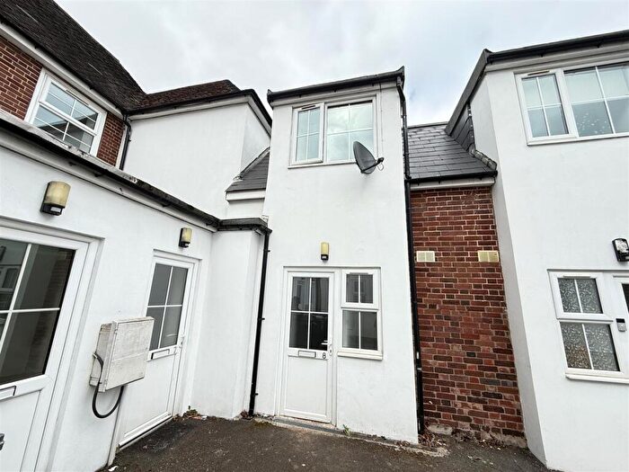 2 Bedroom Town House To Rent In Horseley Road, Tipton, DY4