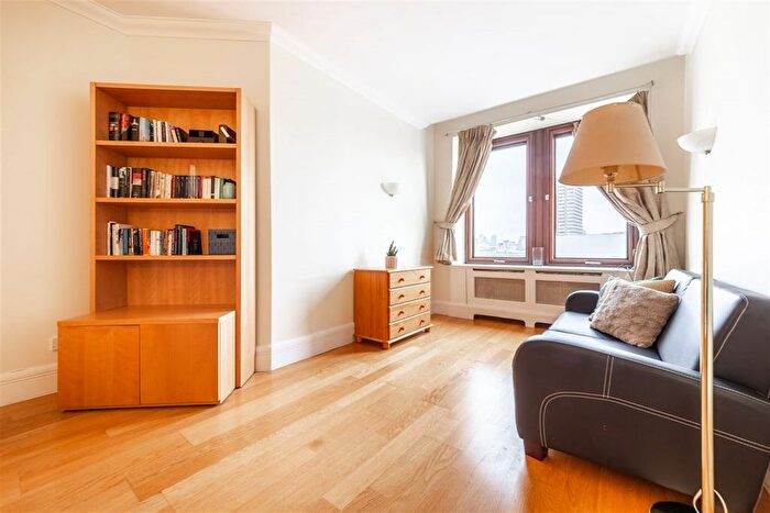 1 Bedroom Flat To Rent In Whitehouse Apartments, Belvedere Road, SE1