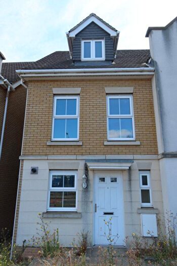 3 Bedroom Town House To Rent In Alexandra Terrace, King Edward Avenue, Dartford, - Bedroom Semi Detached Town House, DA1