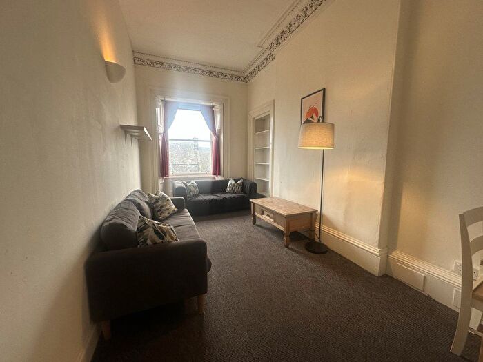3 Bedroom Flat To Rent In Lauriston Place, Edinburgh, Edinburgh, EH3