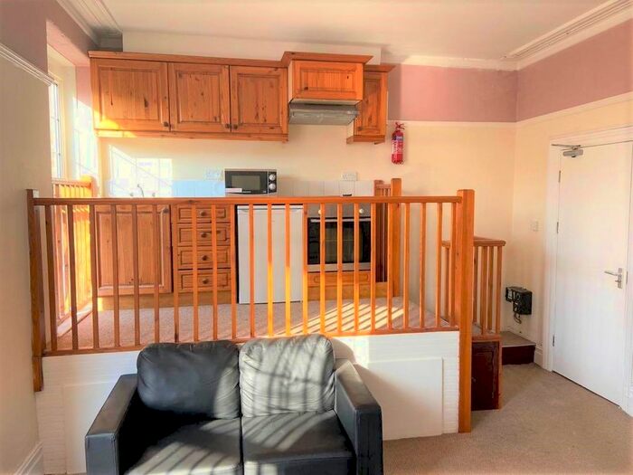 1 Bedroom Flat To Rent In Sketty Road, Uplands, Swansea SA2