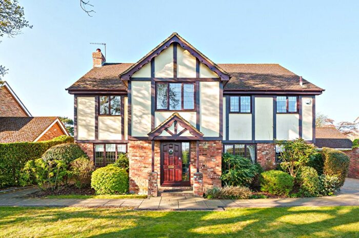 4 Bedroom Country House For Sale In Park Place, Seer Green, Beaconsfield, HP9