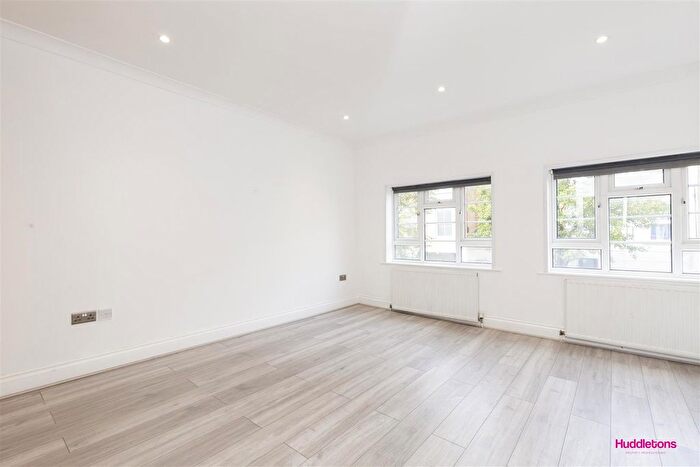 1 Bedroom Flat To Rent In Hercules Street, London, N7