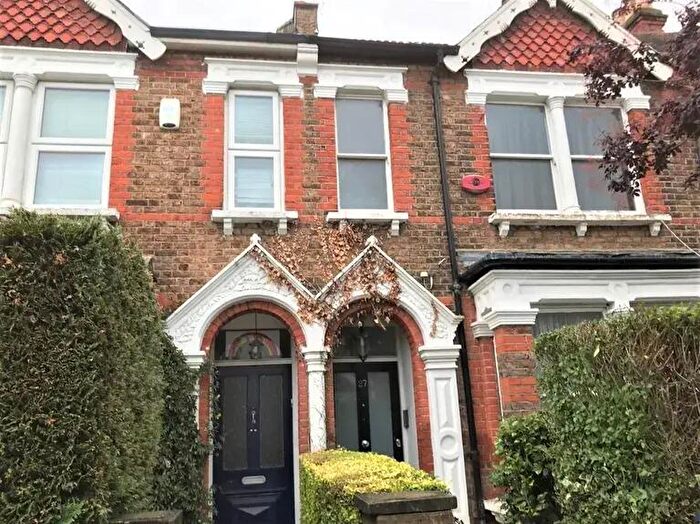 4 Bedroom Semi-Detached House For Sale In Johns Avenue, London, NW4