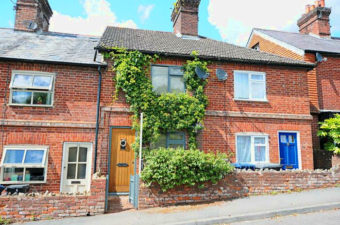 2 Bedroom Cottage To Rent In Critchmere Hill, Haslemere, GU27