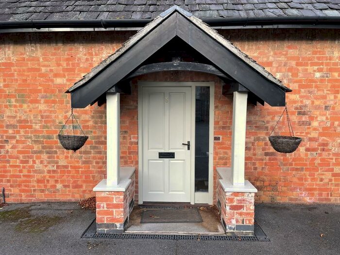 1 Bedroom Mews To Rent In Forest Road, Woodhouse, LE12