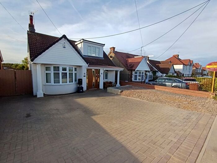 3 Bedroom Bungalow For Sale In The Ridge, Great Doddington, NN29