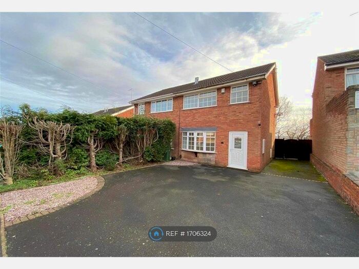 3 Bedroom Semi-Detached House To Rent In Ragees Road, Kingswinford, DY6
