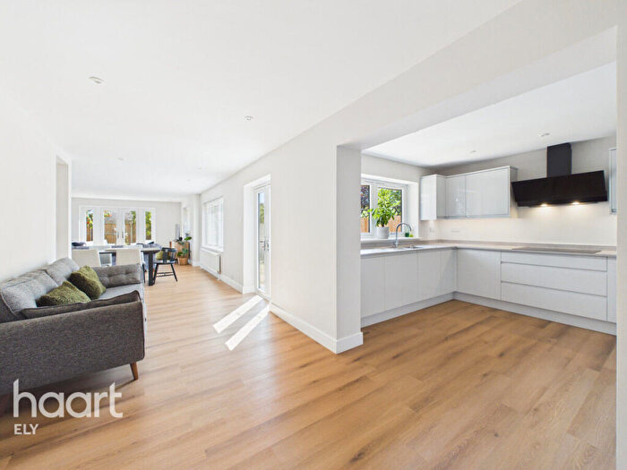 5 Bedroom Detached House For Sale In The Chase, Ely, CB6