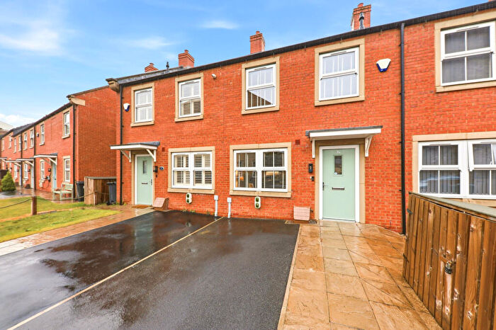 2 Bedroom Terraced House For Sale In Bobbin Row, Leeds, LS12
