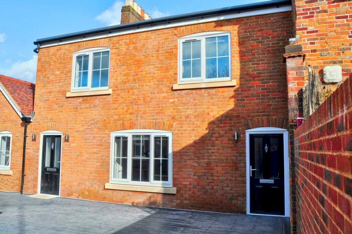 2 Bedroom Apartment To Rent In High Street, Marlow, SL7