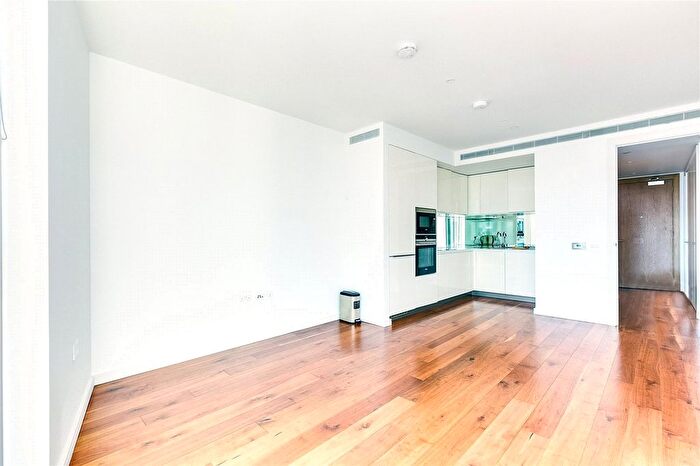 2 Bedroom Flat To Rent In Eastfields Avenue, Wandsworth, SW18