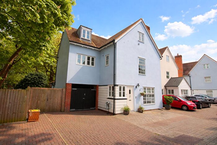 5 Bedroom Semi Detached House For Sale In Mulberry Gardens, Old Harlow, CM17