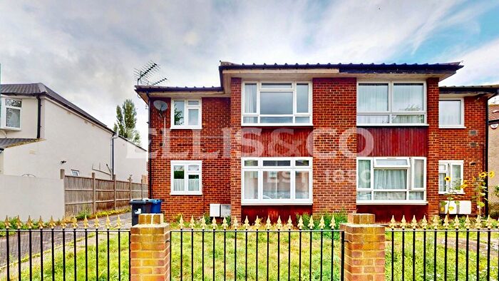 2 Bedroom Maisonette To Rent In Jordan Road, Perivale, Greenford, UB6