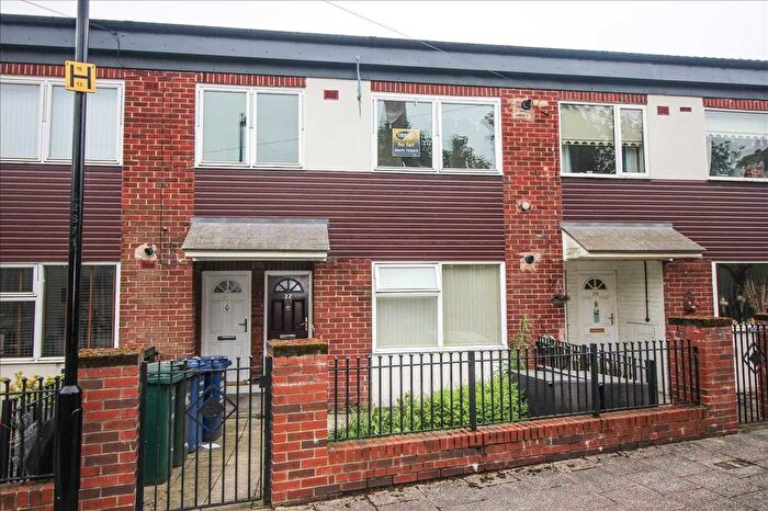 2 Bedroom Flat To Rent In Sandhoe Gardens, Benwell, Newcastle Upon Tyne, NE15