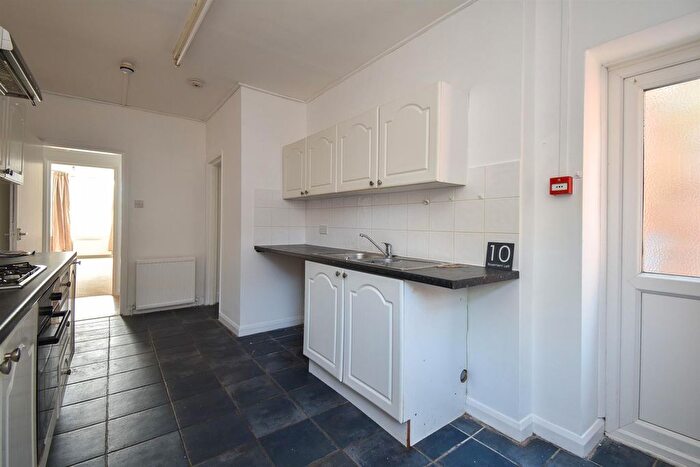 1 Bedroom Flat To Rent In St Leonards, East Sussex, TN38