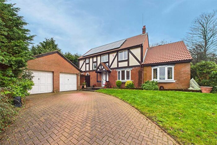 4 Bedroom Detached House For Sale In Fletcher Gardens, Bracknell, Berkshire, RG42