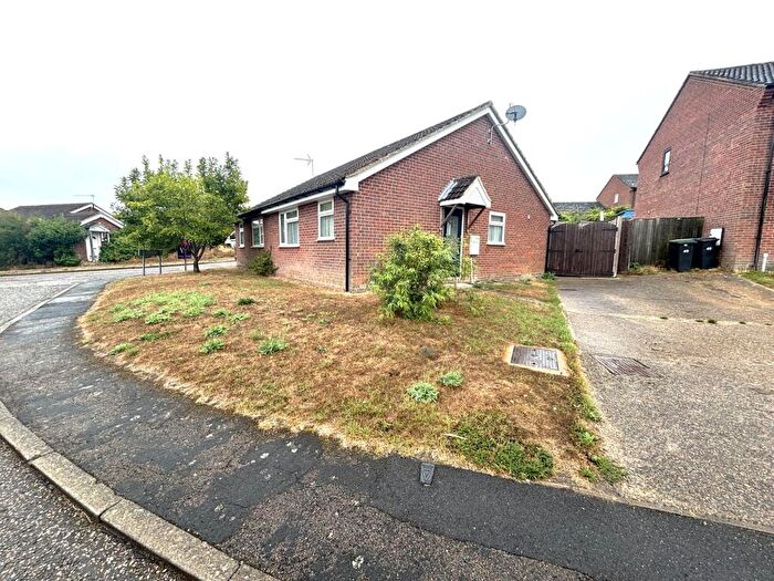 2 Bedroom Semi-Detached Bungalow To Rent In Wheatfields, Rickinghall, IP22