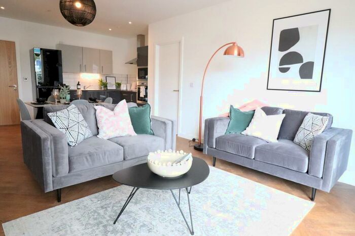 2 Bedroom Apartment To Rent In , Broadside, Oldham Road, M4