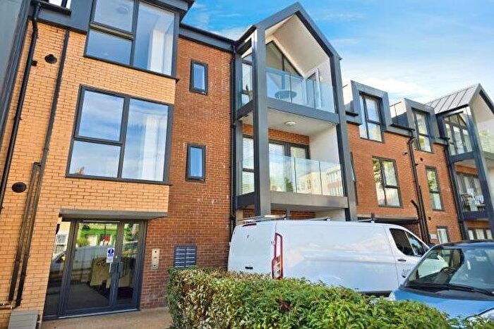 1 Bedroom Flat To Rent In Grosvenor Road, Westcliff-On-Sea, SS0