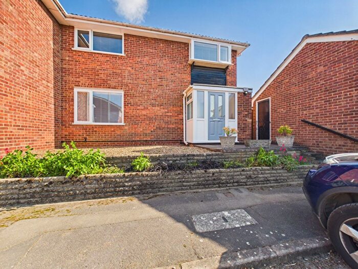 3 Bedroom Semi-Detached House For Sale In Kingfisher Close, Yaxley, PE7