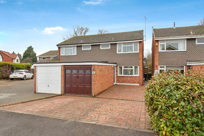 3 Bedroom Semi-Detached House For Sale In Kingsmede, Shefford, SG17