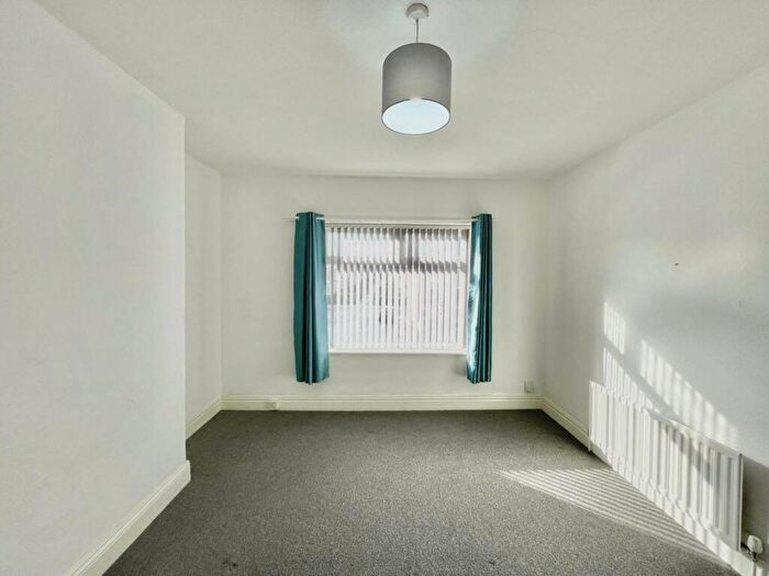 3 Bedroom Flat To Rent In Wellington Road, Dunston, Gateshead, NE11