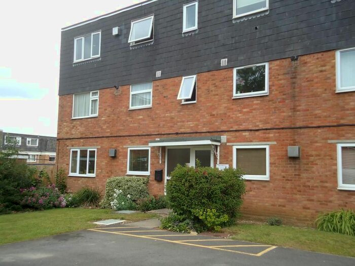 2 Bedroom Flat To Rent In Helmsdale, Swindon, SN25