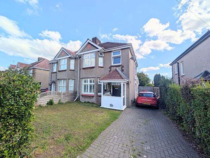 3 Bedroom Semi-Detached House To Rent In Cefn Walk, Rogerstone, Newport, NP10