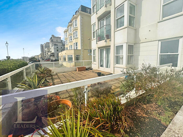 3 Bedroom Flat To Rent In Kings Road, Brighton, East Sussex, BN1