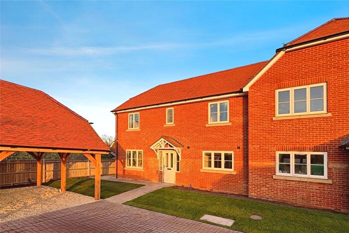 3 Bedroom Semi Detached House For Sale In Warfield, Berkshire, RG42