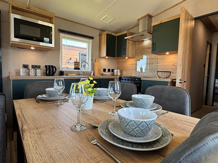 2 Bedroom Mobile/park Home For Sale In Bellingham, Hexham, NE48