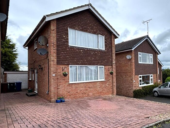3 Bedroom Detached House For Sale In Field Rise, Outwoods, Burton-on-Trent, DE13