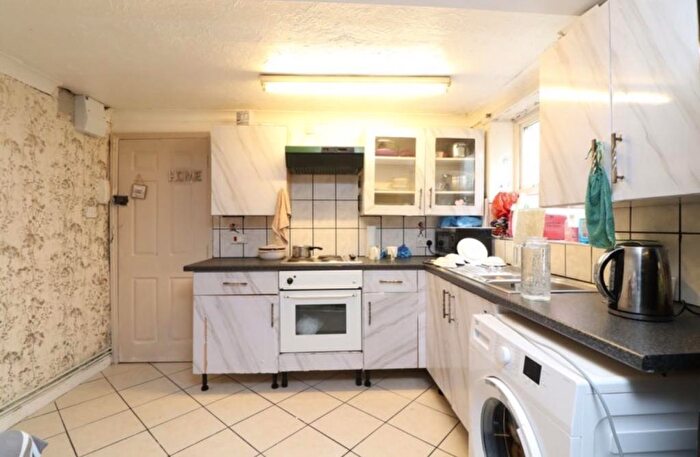 1 Bedroom Flat To Rent In The Polygon, Southampton, SO15