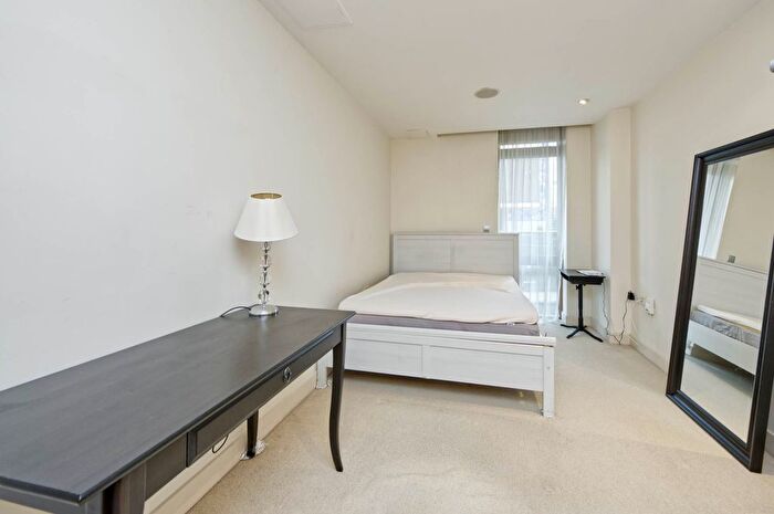 2 Bedroom Flat For Sale In Lymington Road, London, NW6