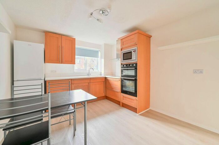 2 Bedroom Flat To Rent In Rouel Road, Bermondsey, London, SE16