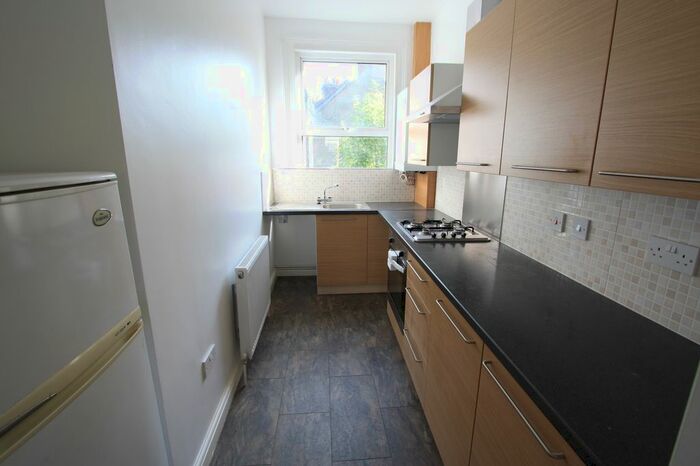 2 Bedroom Flat To Rent In Bensham Lane, Croydon CR0
