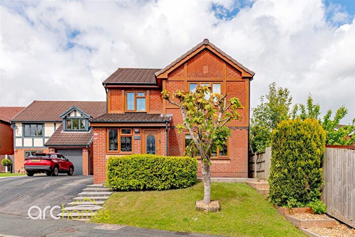 4 Bedroom Detached House For Sale In Corner Gate, Westhoughton, Bolton, BL5