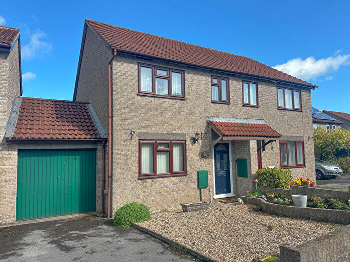 3 Bedroom Semi Detached House For Sale In Finch Close, Shepton Mallet, BA4