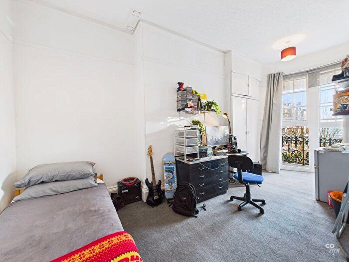 1 Bedroom Detached House To Rent In Bedford Square, Brighton, BN1