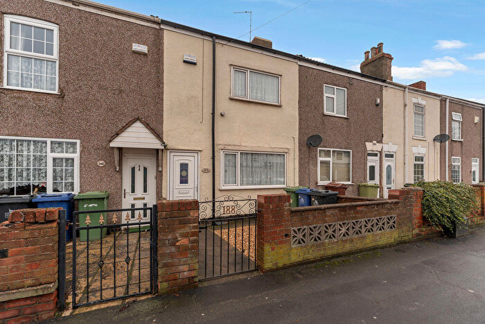2 Bedroom Terraced House For Sale In Heneage Road, Grimsby, DN32