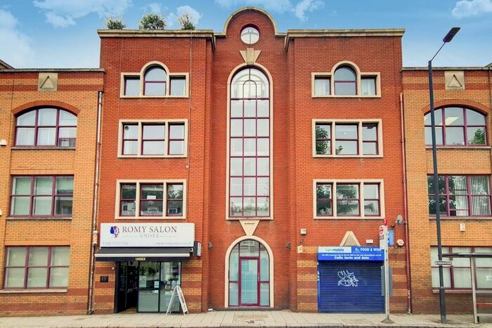 2 Bedroom Flat To Rent In Harwood Road, Fulham Broadway, London, SW6