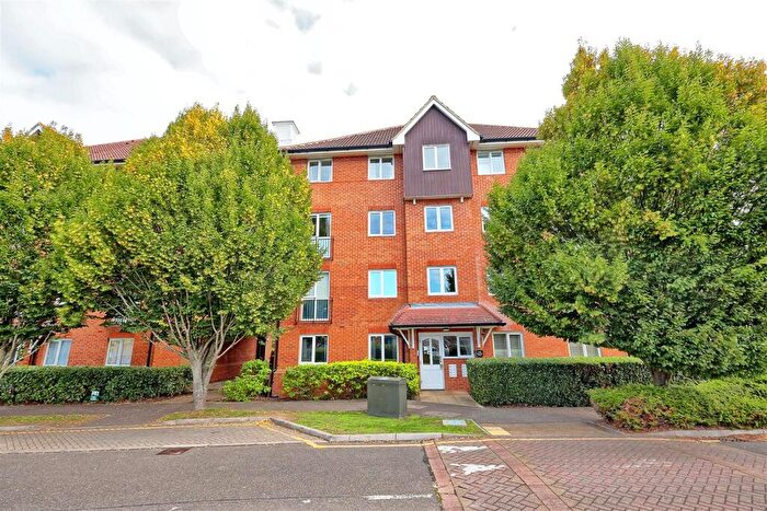 3 Bedroom Apartment For Sale In Sommers Court - Ware - Chain Free, SG12
