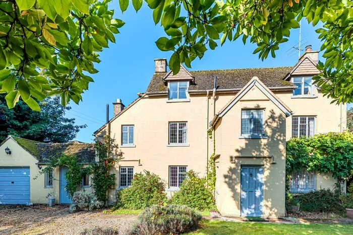 4 Bedroom Detached House For Sale In Long Compton, Oxfordshire, CV36